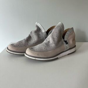 Emu Australia Women's Size 7 Perforated Summer boots Leather Pull Slip On Shoes